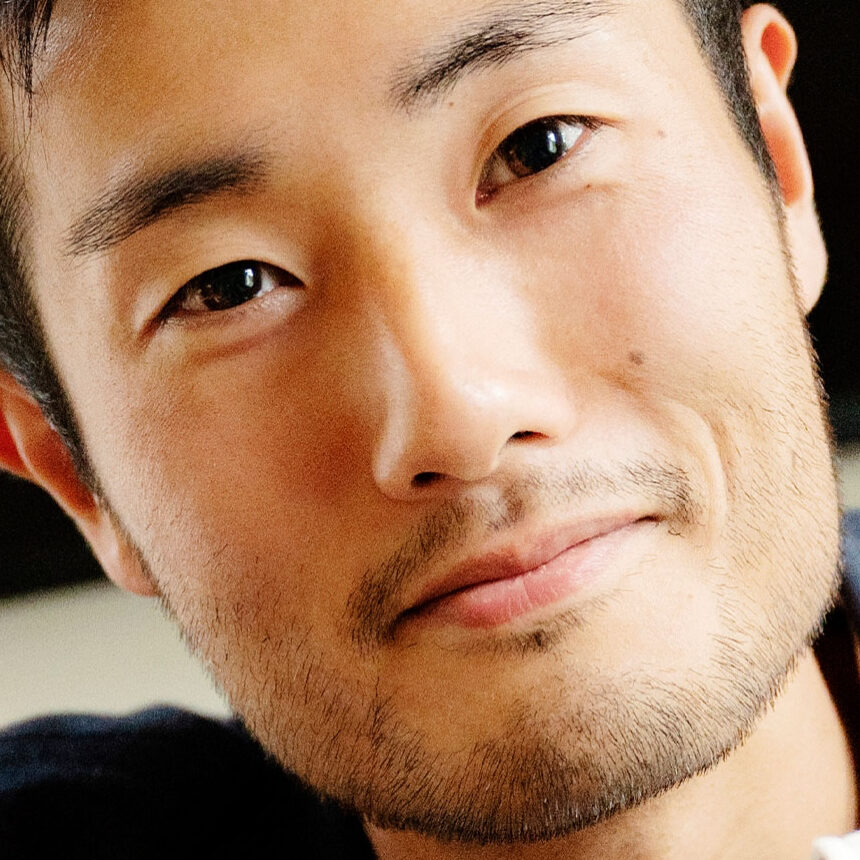 Bild på Jun Sasaki,cellist och alt. stämledare i Göteborgs Symfoniker.